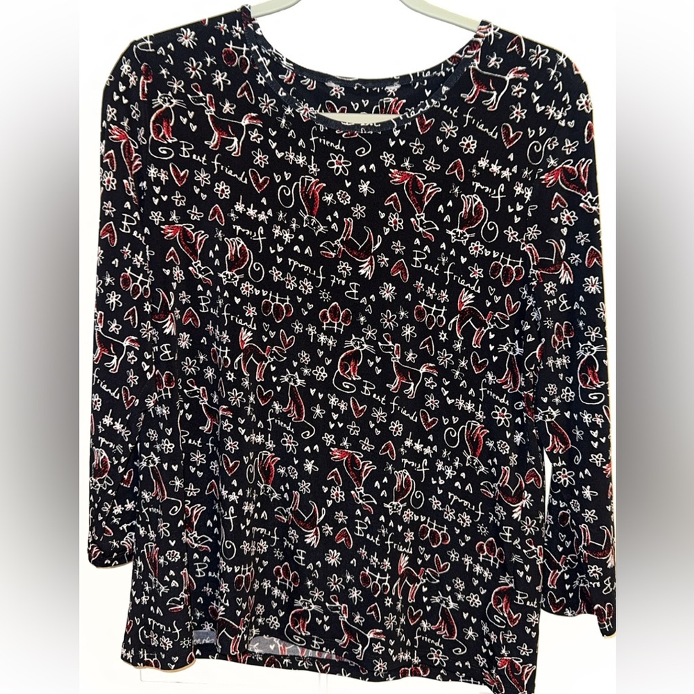 Women’s Large shirt with cats, hearts, and the words "Best Friends" - Picture 3 of 3